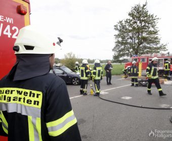 Feuerwehr und Rettungsdienst bei der Arbeit